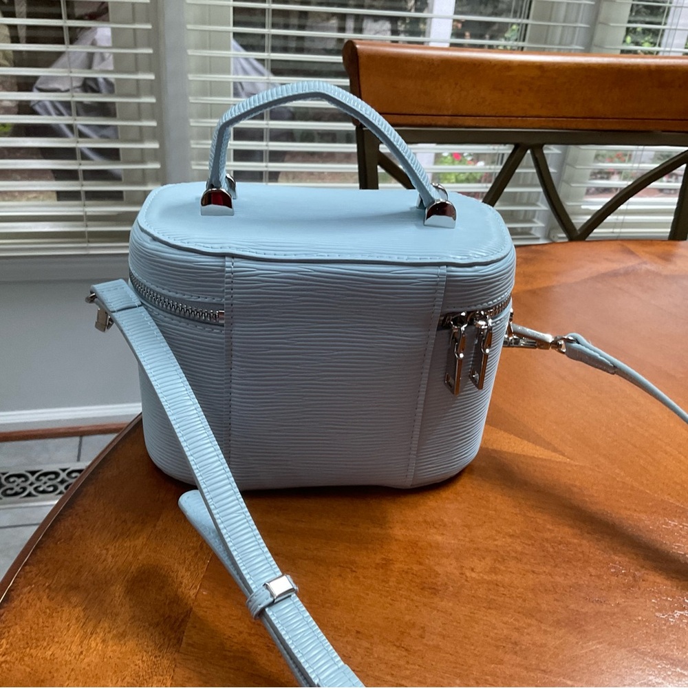 BLOOMINGDALES VANITY HANDBAG NWT - Picture 4 of 5